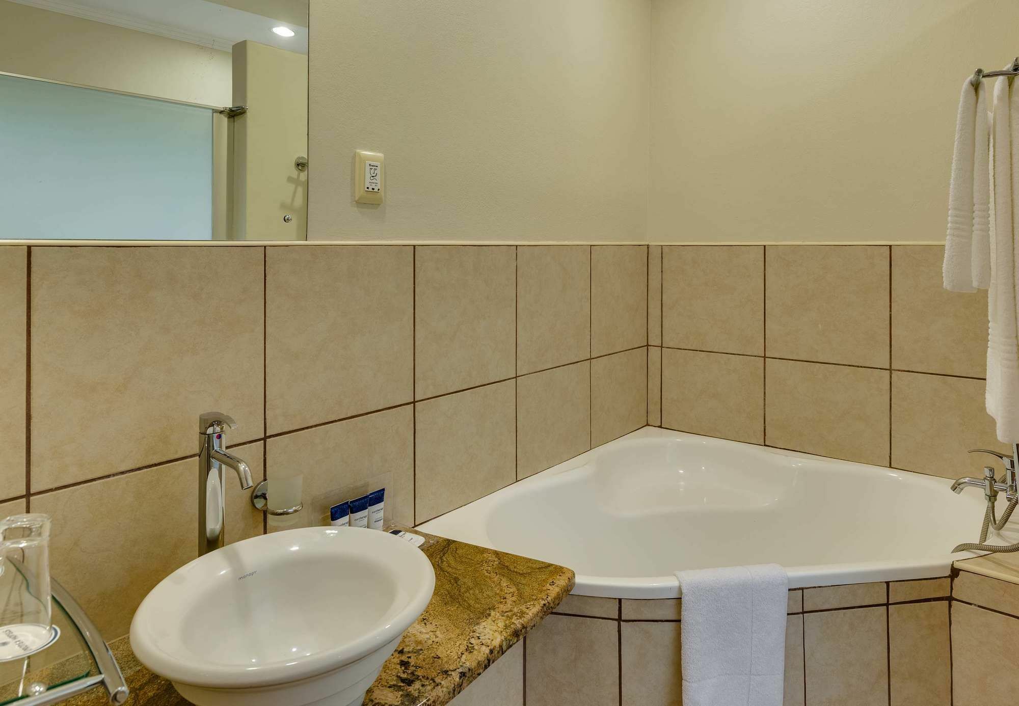 Protea Hotel By Marriott Umfolozi River Richards Bay Εξωτερικό φωτογραφία